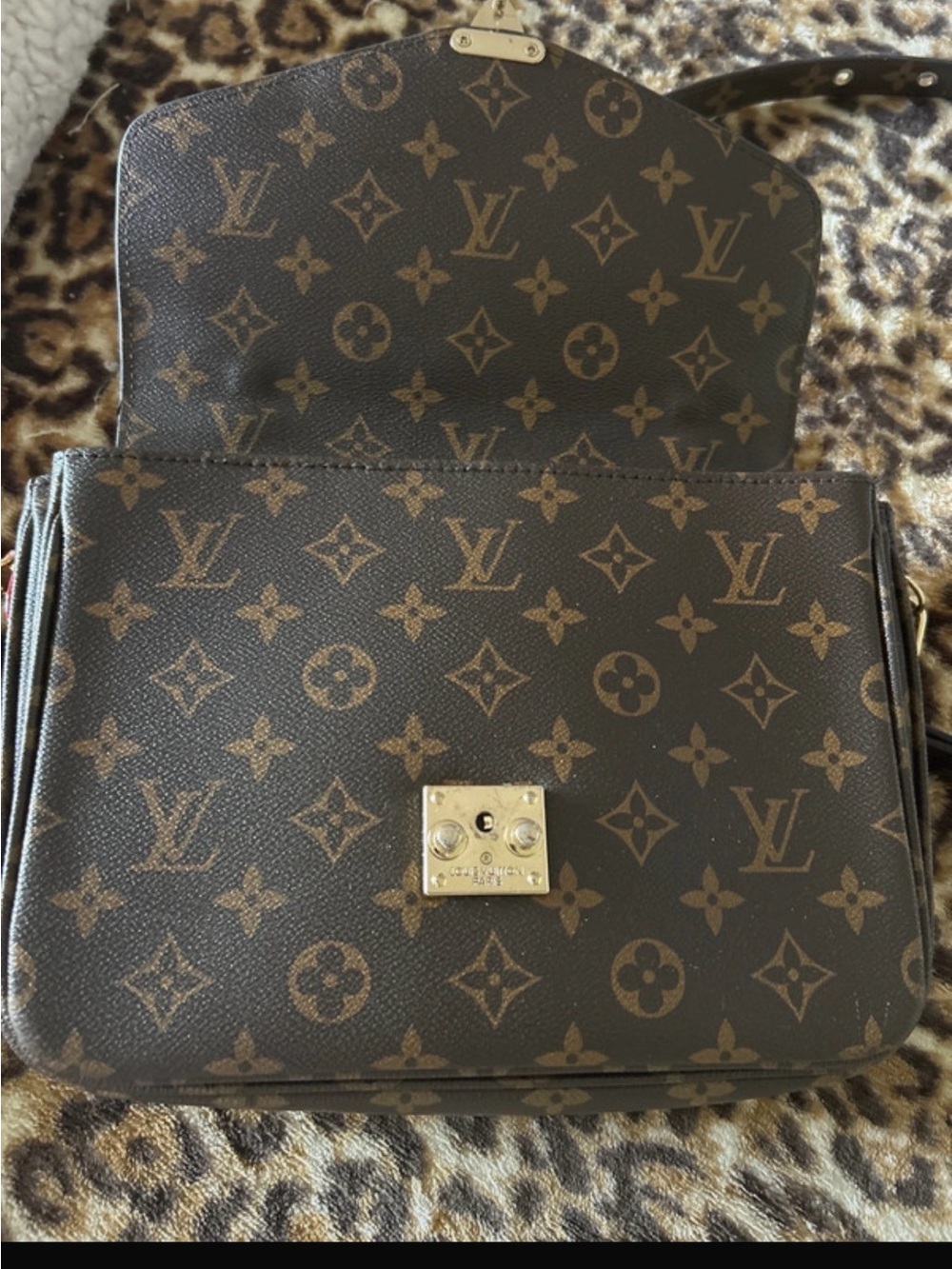 Brown leather LV iconic Monogram Crossbody Bag - Picture 10 of 14
